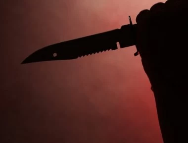Εκείνη τον μαχαίρωσε 13 φορές και αυτός... της έκανε πρόταση γάμου